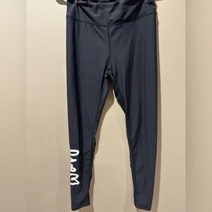 Carbon 38‎ x Love Me leggings